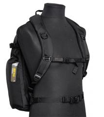 CamelBak Urban Assault Pack, black, with water bottle, surplus. A good basic set of carrying straps. The waistbelt can be easily removed.