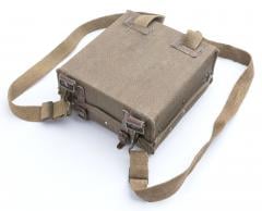 Italian TNT Case, WW2 era, surplus. The shoulder straps allow you to carry the case on your back. Comfortable it is not.