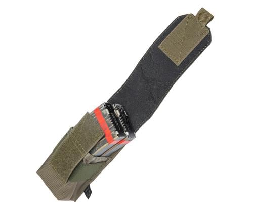 Baribal M4 Magazine Pouch, Velcro. Textured grip area on the inside of the flap.