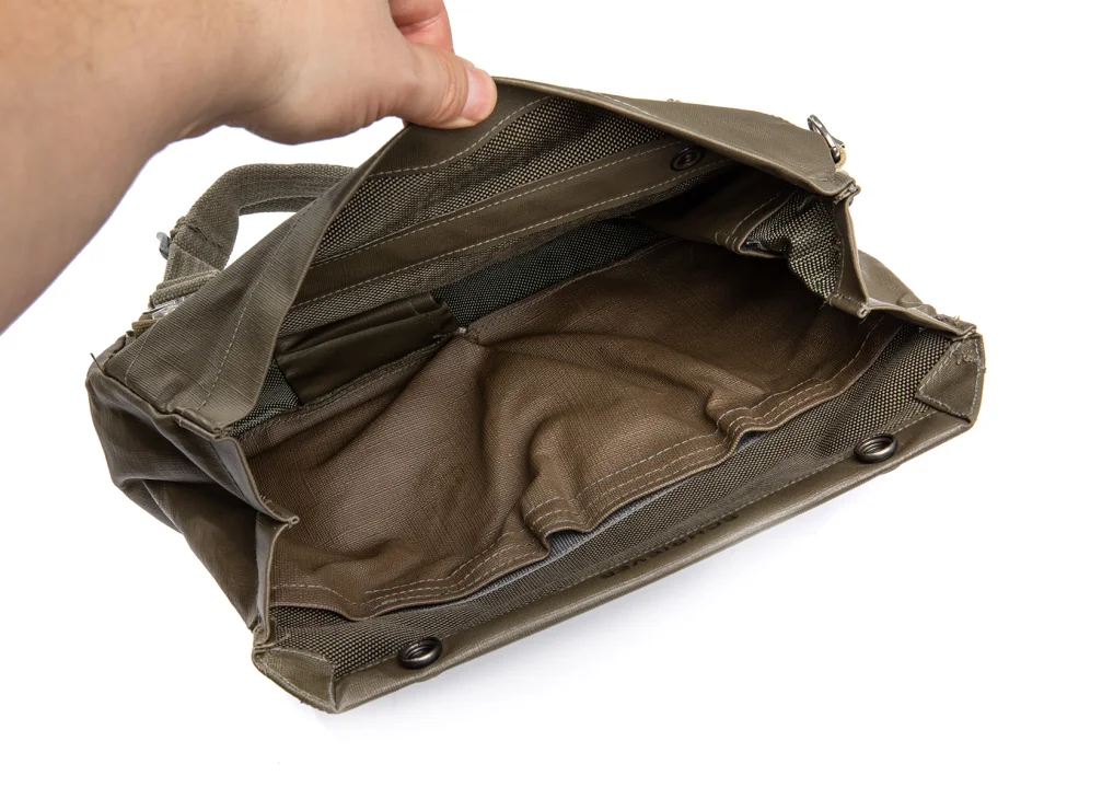 バッグ MASU23ss SMOCKING LARGE BAG Swiss Gas Mask Bag, Surplus - Varusteleka.com