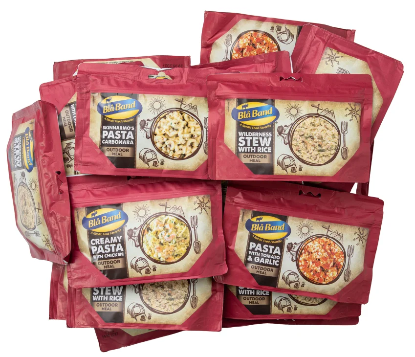 The box contains 5 bags of four different flavors, so in total 20 camping meal portions.