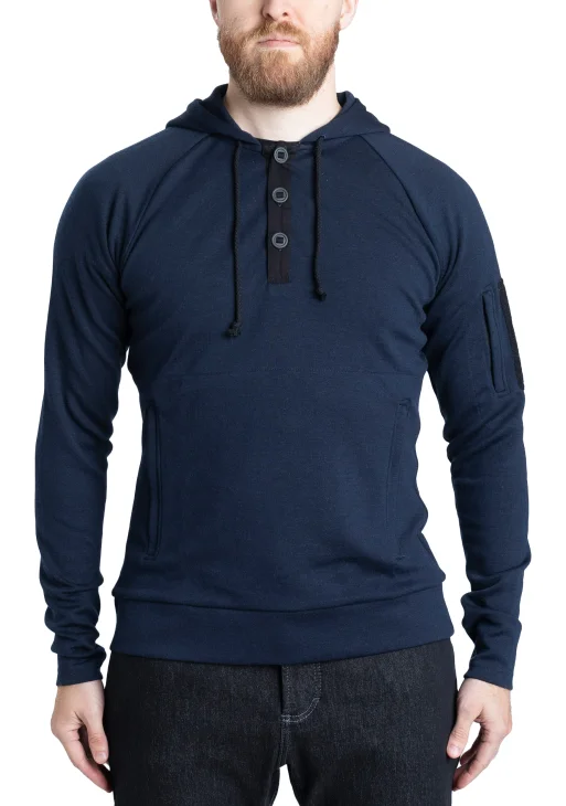 Mallin pituus 182 cm, rinnanympärys 95 cm ja vyötärö 88 cm. Päällä koko Medium Regular.