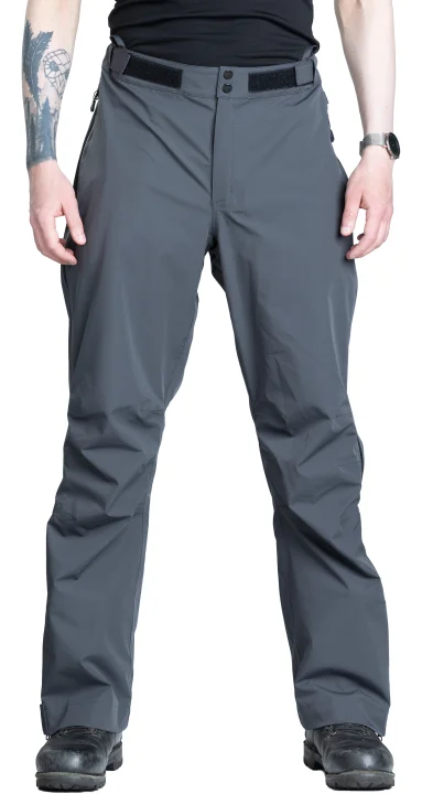Model height 183 cm (6'0"), chest 98 cm (39"), waist 86 cm (34"). Wearing size Medium Regular.