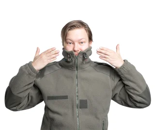 Kaulus on tosi korkea ja hyvä!