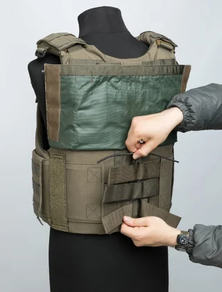 Size adjustment using shock cord and webbing loops - proper good and simple system.