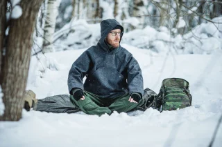 Blanket Shirt, Größe L/XL, Modell 182 cm/6'0" groß, Brustumfang 95 cm/37".
