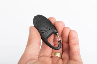 The battery cover is easy to pry open