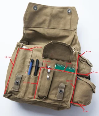 Pocket measurements. The multitool pouch is a bit baggy in construction. The upper side pocket is about 7 cm wide, the lower 10 cm, these are a bit rough measurements.