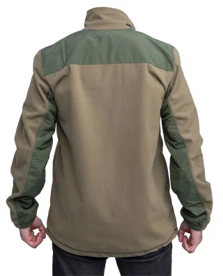 Diese Medium-Jacke ist einem Mann, der normalerweise S oder M trägt, etwas weit.