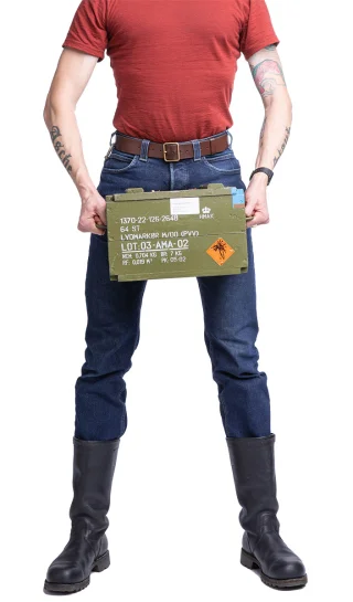 The ends have metal handles.