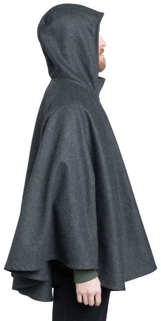 Das Model ist 182 cm/6'0" groß und hat einen Brustumfang von 95 cm/37".