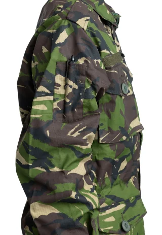 Pencil pockets on the right sleeve.