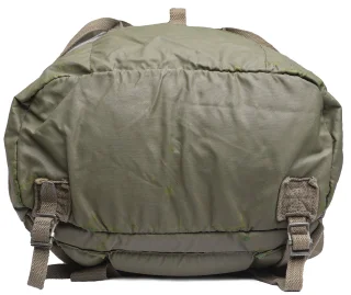 The bottom part of the pack is rubberized.