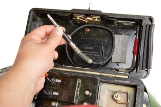 An extra cable in the lid.