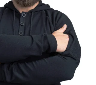 Eine Ärmeltasche mit YKK Reißverschluss und Klettverschluss für diverse Aufnäher.
