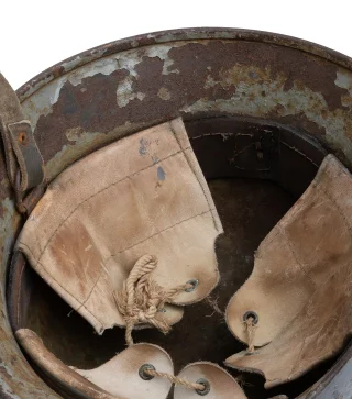 These can be rusty and all these internal bits can be missing. 