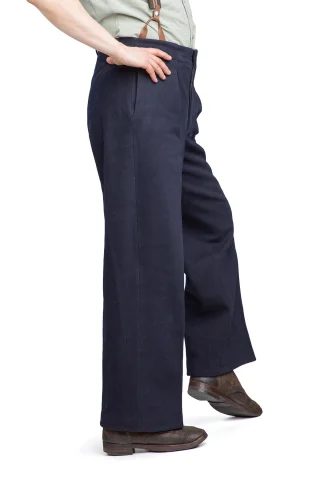 The legs have just about enough of that sexy width.