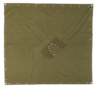 Shelter halves are sold either with buttons or snap fasteners. 