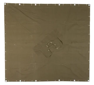 Shelter halves are sold either with buttons or snap fasteners. 