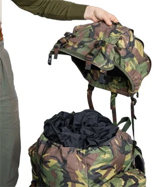 "Free floating" lid.