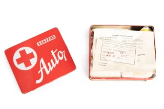 The box contains a list of its contents.