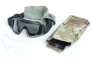 Schwarze Schutzbrille mit Hülle in Foliage Green, MultiCam-farbene Lagerungstasche – ohne Mikrofaser-Tuch.