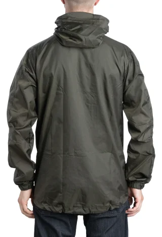 Model height 181 cm, chest circumference 96 cm, waist circumference 88 cm. Wearing size Medium Regular.