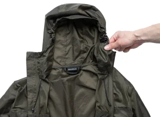Adjustable elastic drawcord in the hood.