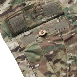 Große Cargotaschen mit Klett- und Knopfverschluss