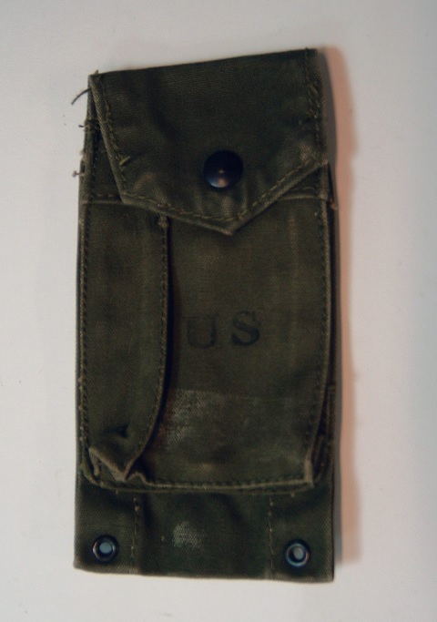 USMC M-1961 magazine pouch, surplus USMC M-1961 magazine pouch, surplus
