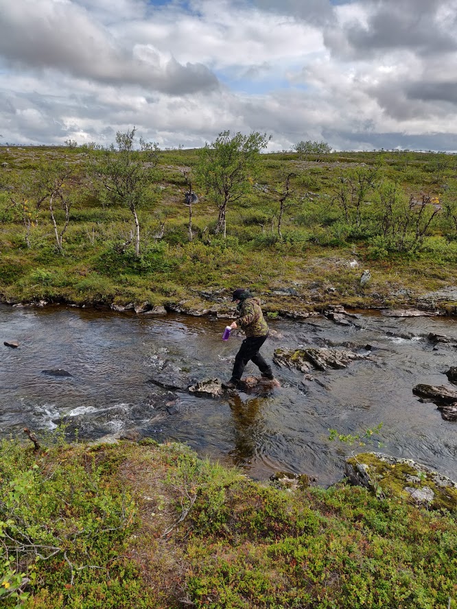 Crossing the river with dry feet