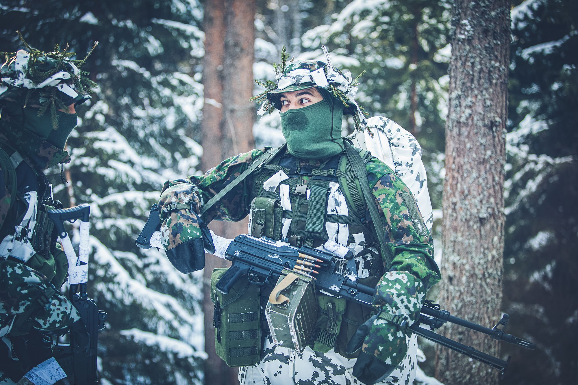 M05 winter camo machinegunner