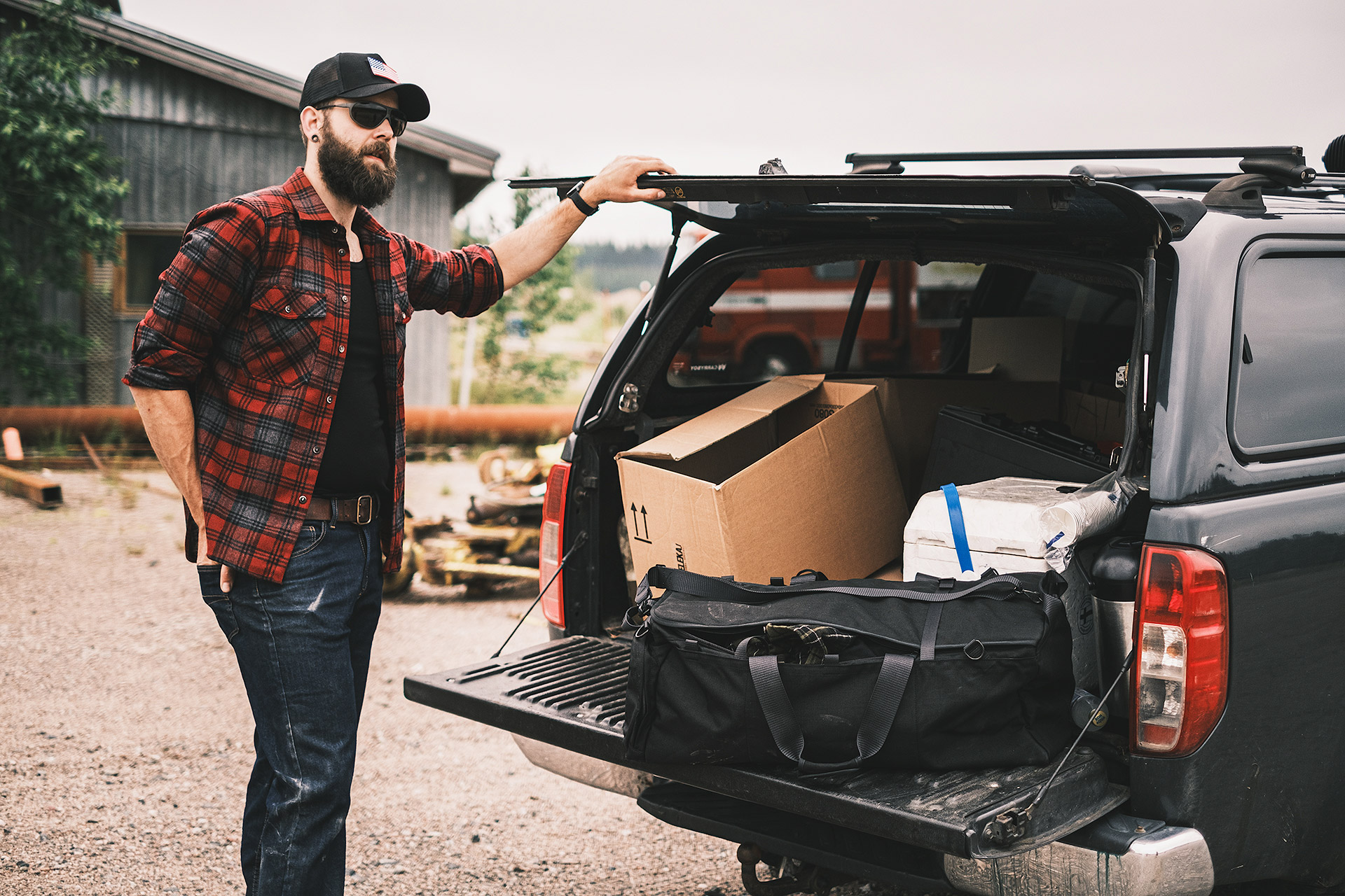 Pickup man packing his car