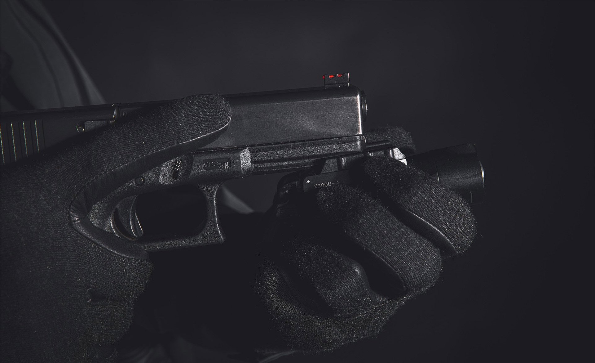 Installing of Surefire X300-light to Glock-pistol