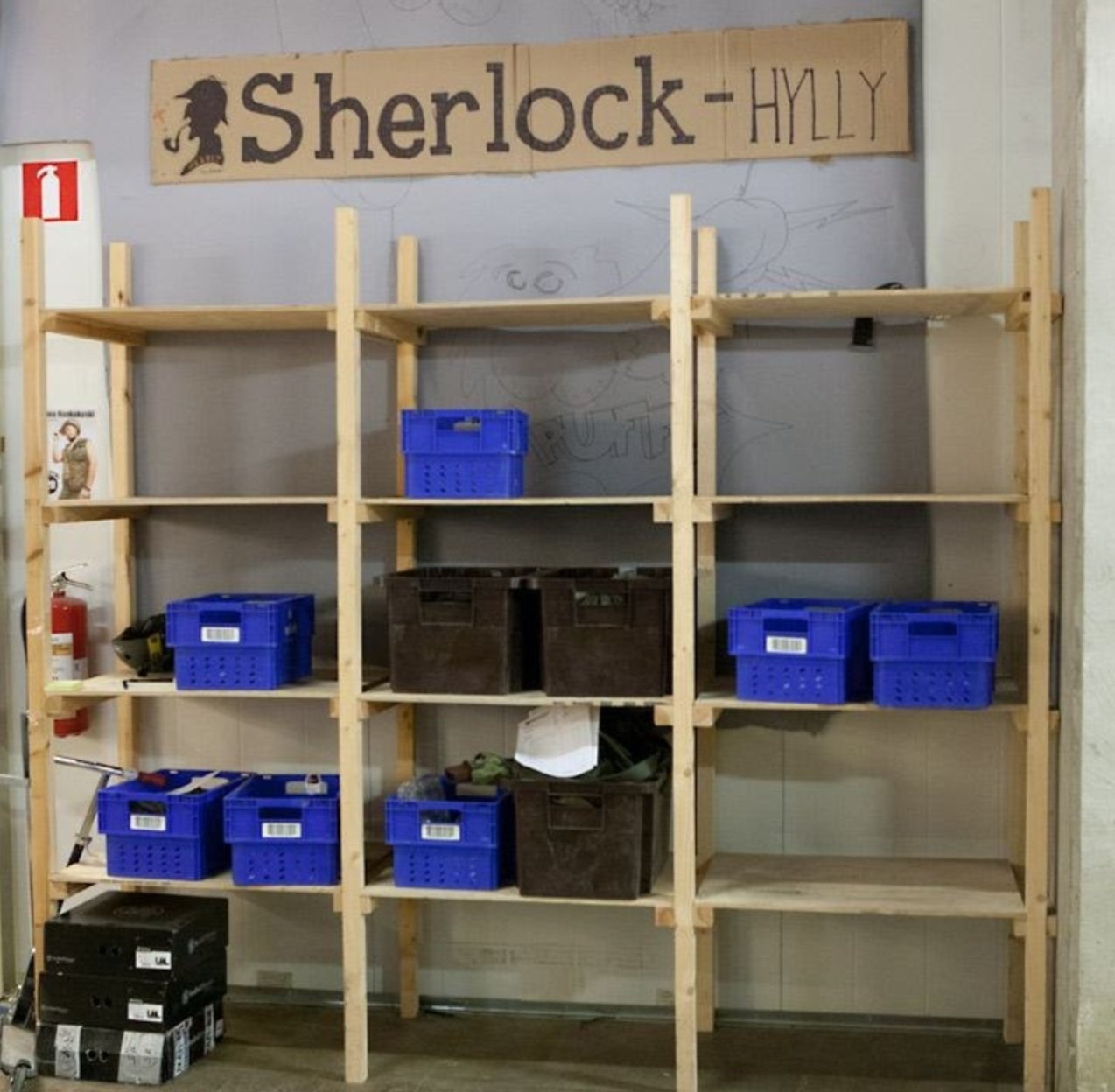 Varusteleka's warehouse problem shelves