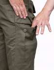 Särmä 3/4 Shorts. Button closure on the cargo pockets.