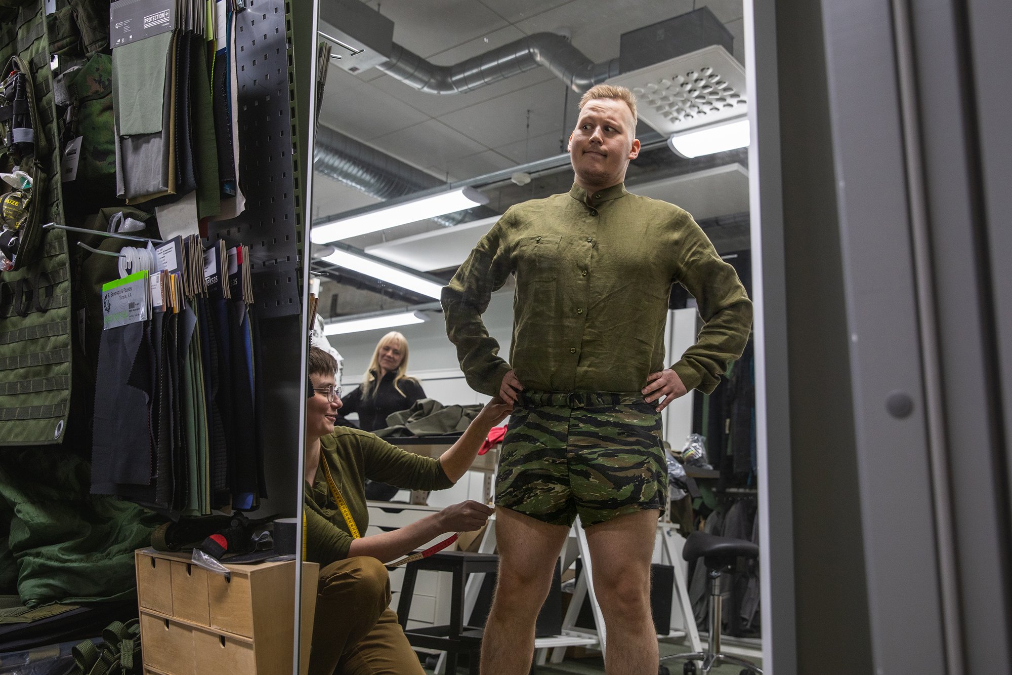 Man  wearing Tigerstripe camo Varusteleka Särmä UDT Shorts