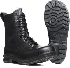 Swedish M90 combat boots. 