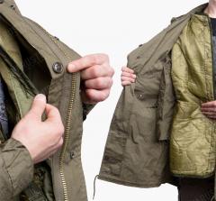 US M51 Fishtail Parka, with liner, reproduction. The liner is simply buttoned on.