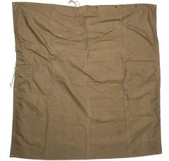 Soviet Plash-palatka, rain cape/shelter half, surplus. Measures about 180 x 180 cm. Weight 1,3 kg.