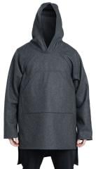 Särmä Blanket Shirt. Blanket Shirt size X-Large, model 182cm / 6'0" tall with a 95cm / 37" chest.