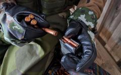 Särmä TST mittens w/ trigger finger.