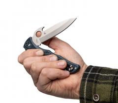 Spyderco Endura 4 Lightweight Emerson Opener. You can also open the knife with both the right and the left hand using the large Spyderco thumb hole.