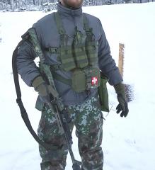 Särmä TST Rip-Off IFAK Pouch w. Mount. Hanger mount attached onto a chest rig made from the Särmä TST PC18 3XRK mag pouch front panel