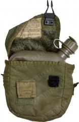 US 2 qt Canteen, olive drab, with pouch, surplus. The pouch pictured is the US army article, the bottles sold here have a Korean (South-) made copy.