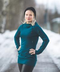 Särmä Women's Merino Wool Hoodie. The model is 154 cm tall and wears size X-small.