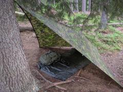 Särmä TST Tarp, M05 woodland camo. 250 x 250 cm pitched "Loue style".