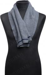 BW wool scarf, surplus.
