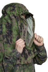 Särmä TST L7 Camouflage Cloak. The "collar" is formed by closign a row of press studs.