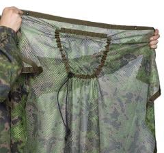 Särmä TST L7 Camouflage cloak. This adjustable shock cord forms the "crown" of the cloak.
